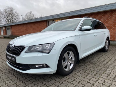 Skoda Superb 1,6 TDi 120 Style Combi DSG 5d