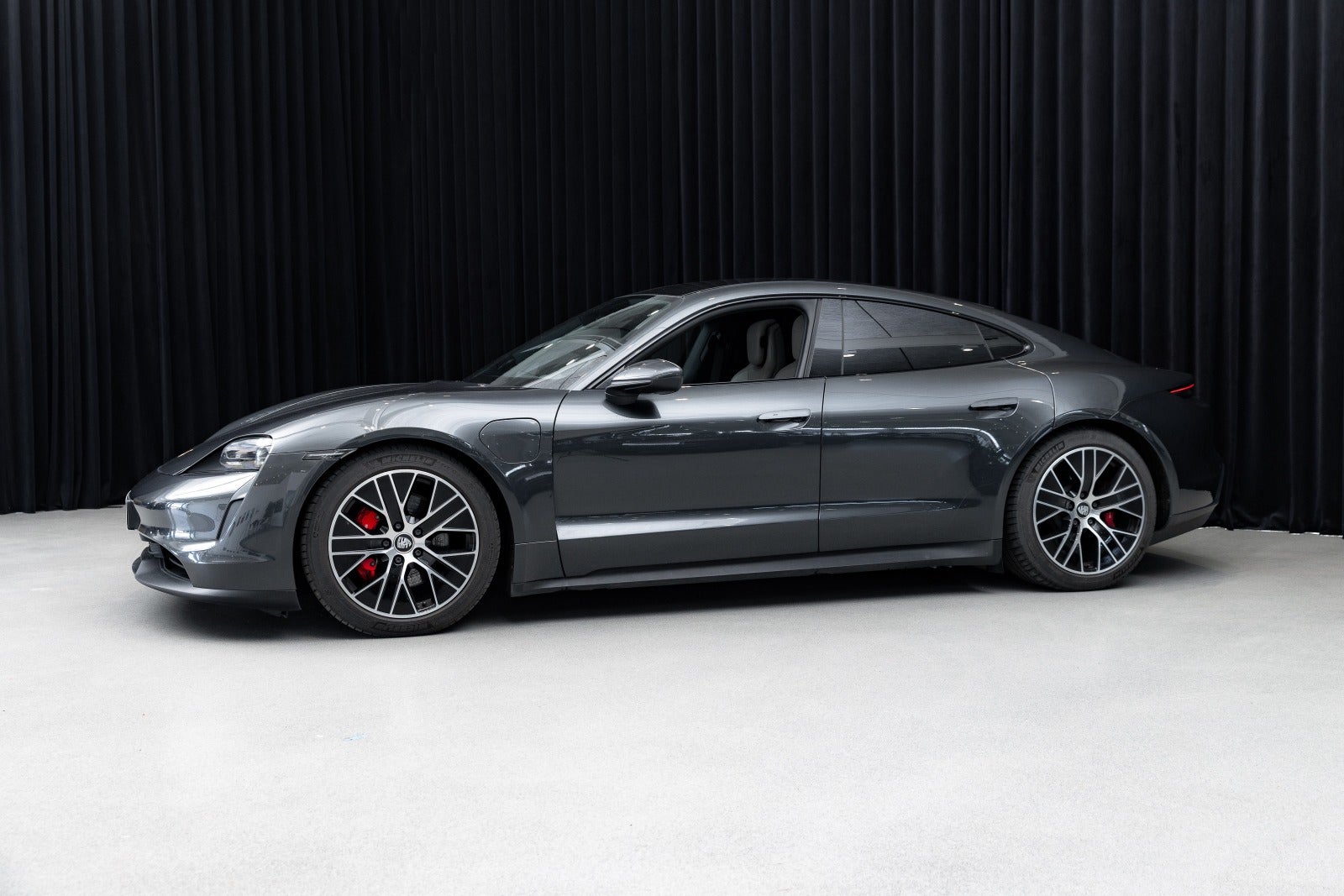 Gallery image 3 of 12