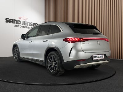 Mercedes EQE300 SUV Electric Art Van