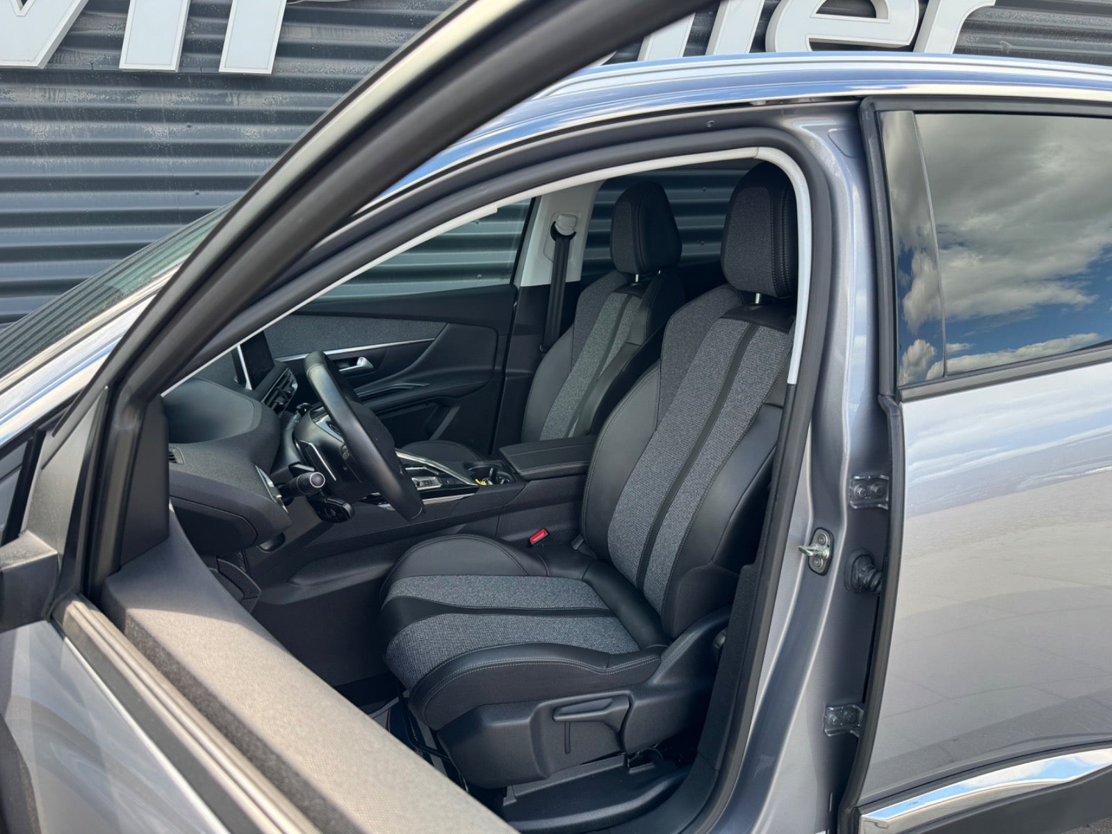 Billede af Peugeot 3008 1,5 BlueHDi 130 Allure Limited EAT8