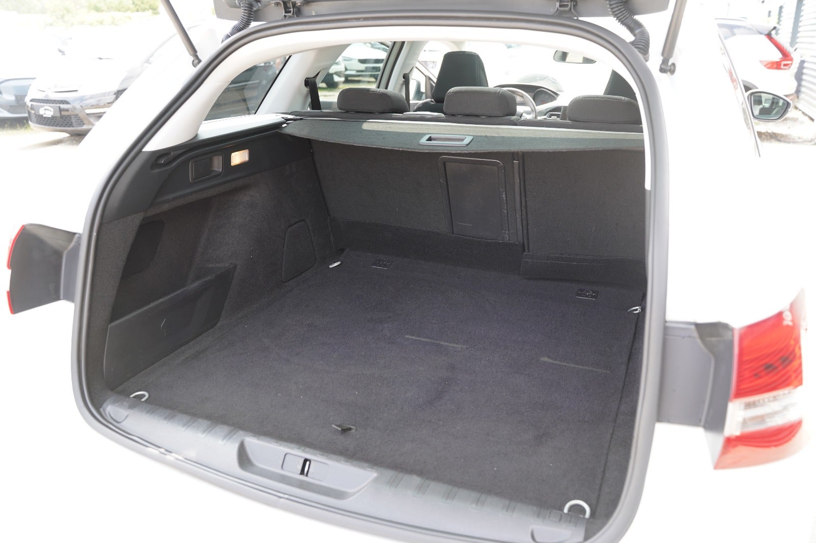 Billede af Peugeot 308 1,6 BlueHDi 120 Style Sky SW