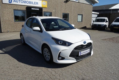 Toyota Yaris Hybrid H3 e-CVT