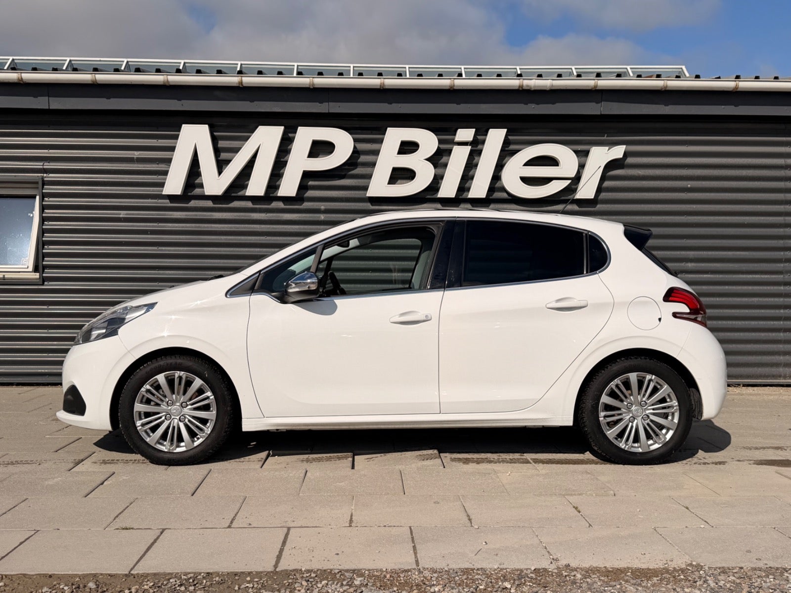 Billede af Peugeot 208 1,2 PureTech 82 Signature Sky
