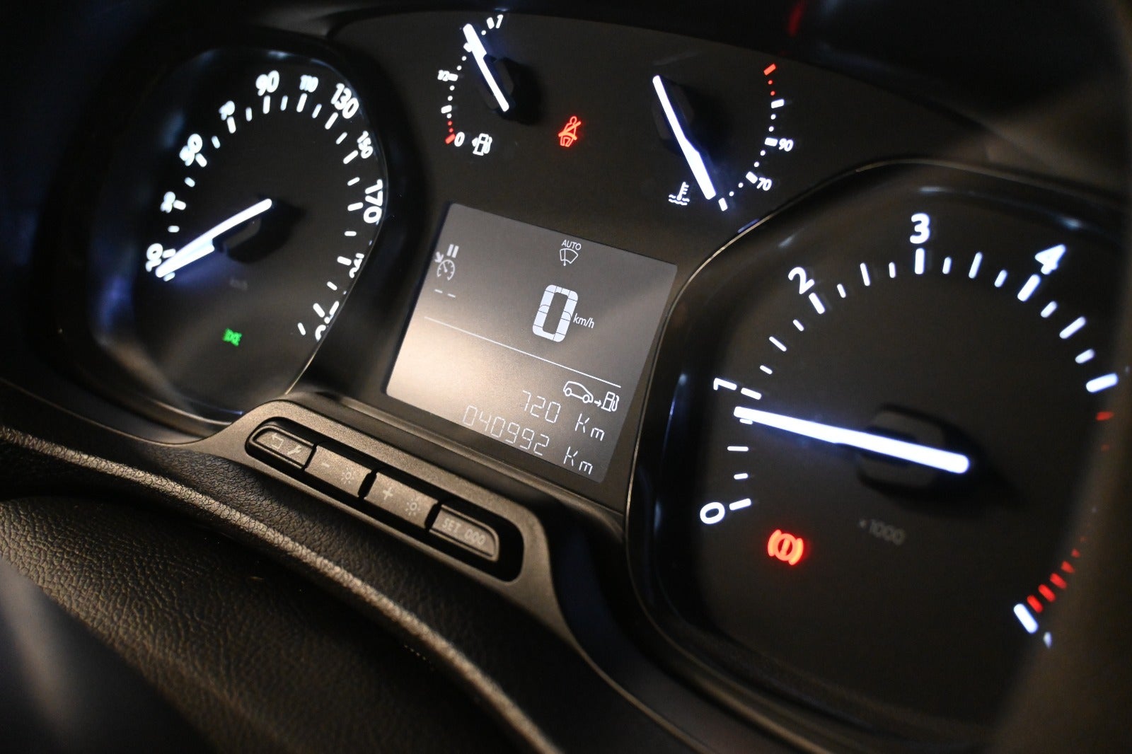 Peugeot Expert BlueHDi 115 L2 Plus Van