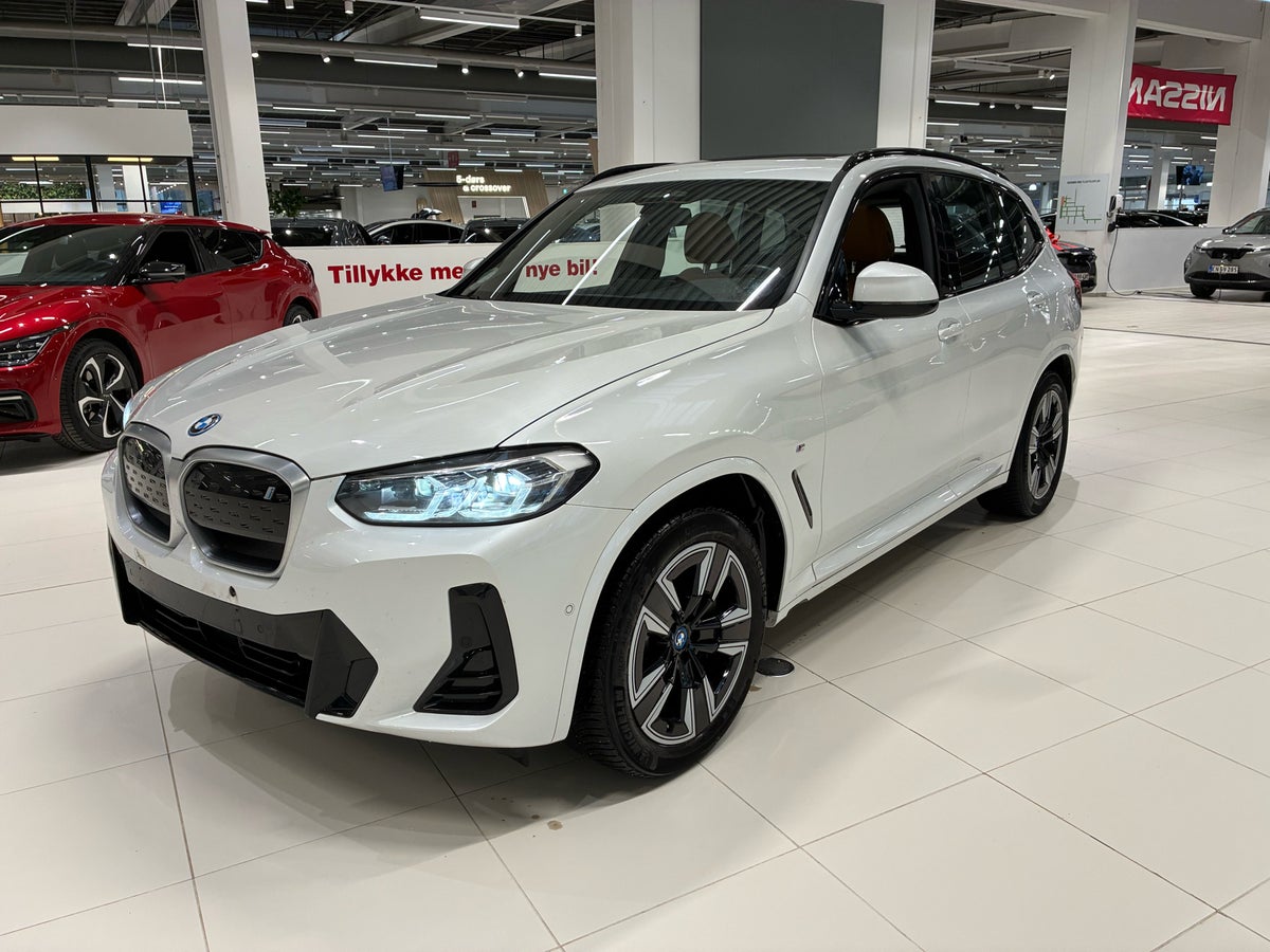 BMW iX3 Charged M-Sport billede 1