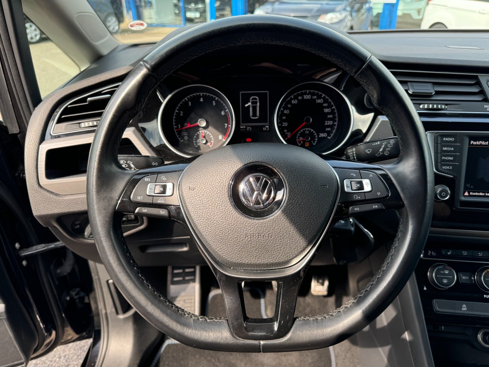 VW Touran 2016