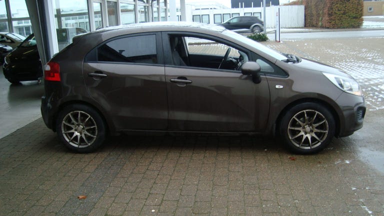 Kia Rio CVVT Active