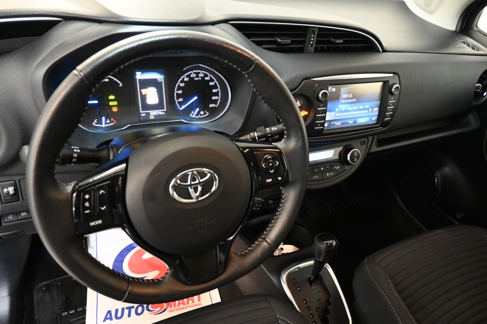Toyota Yaris Hybrid H3 Limited Smart e-CVT