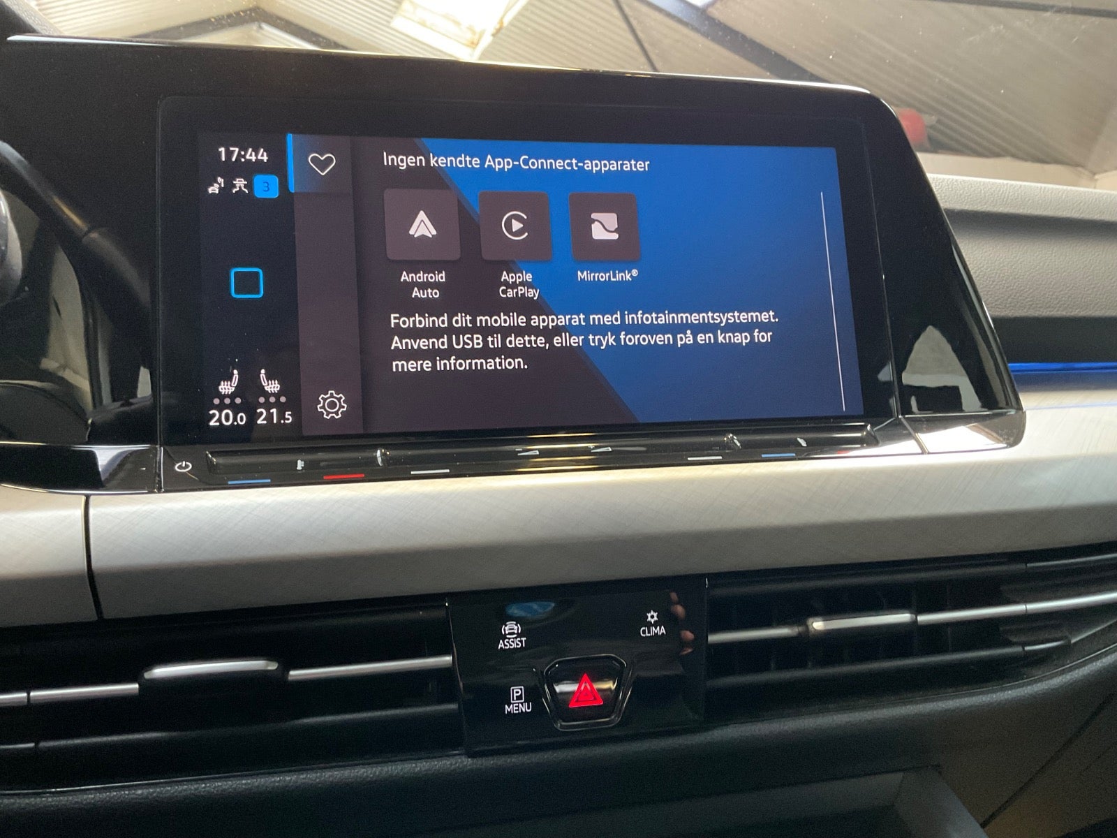 VW Golf VIII 1,5 TSi 130 Life Variant 5d - 14