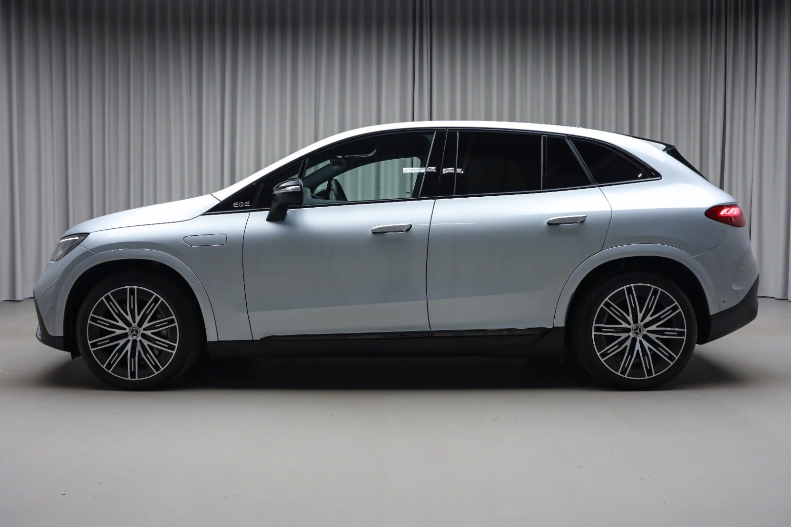 Mercedes-Benz EQE 350 SUV (6/8)