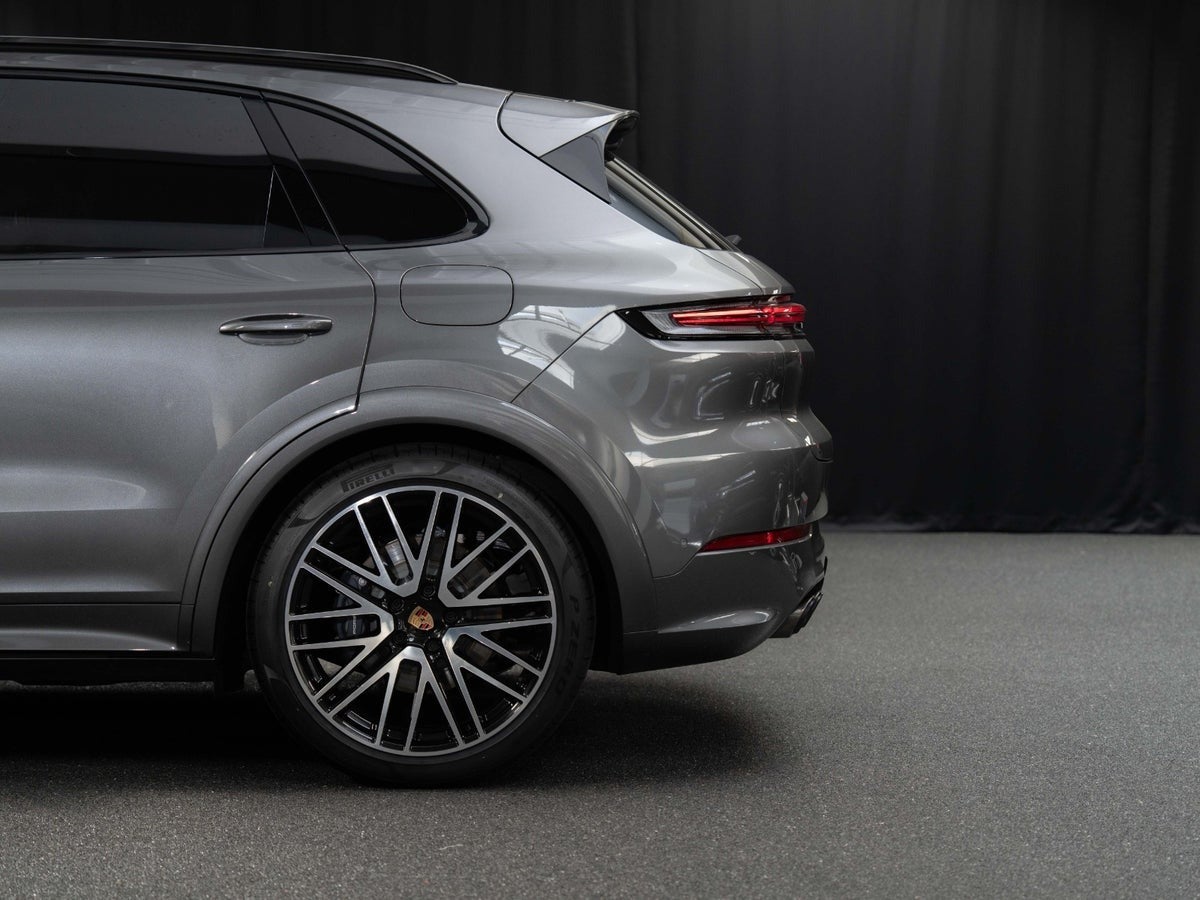 Gallery image 4 of 18