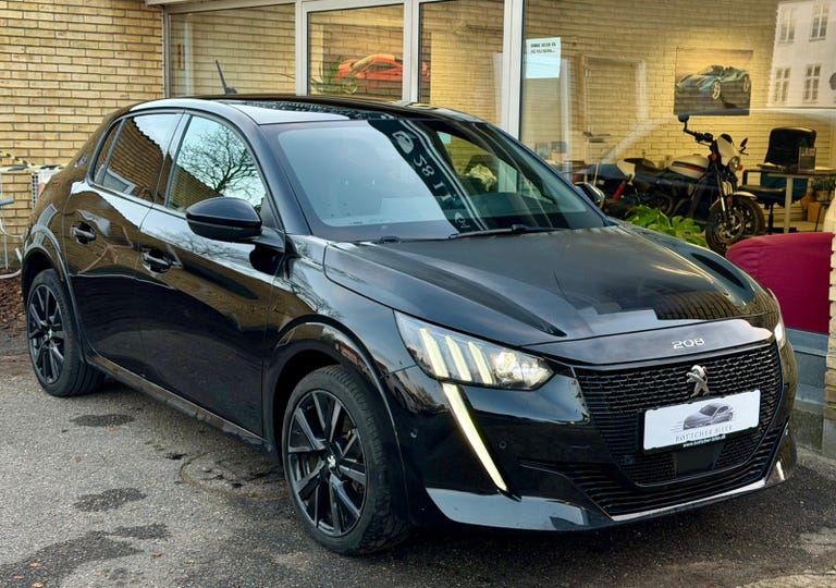 Peugeot e-208 GT Sky