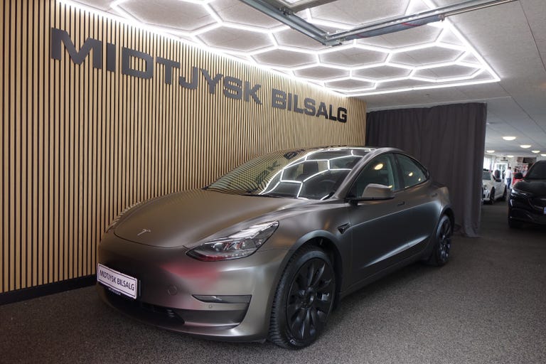 Tesla Model 3 RWD