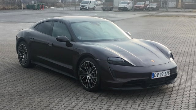 Porsche Taycan  Performance+