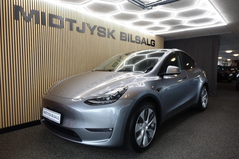 Tesla Model Y Long Range AWD