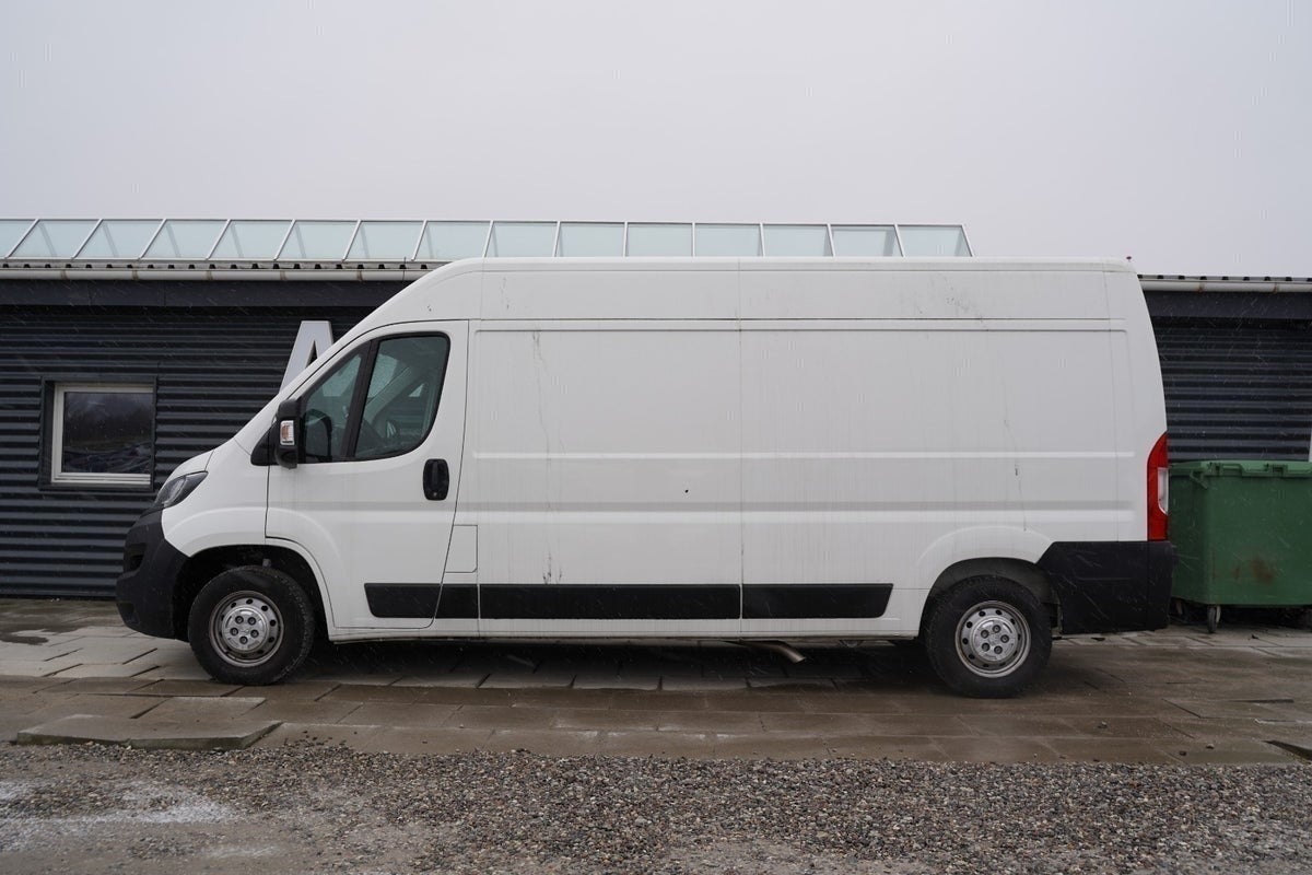 Billede af Peugeot Boxer 335 2,2 BlueHDi 165 L3H2 Premium