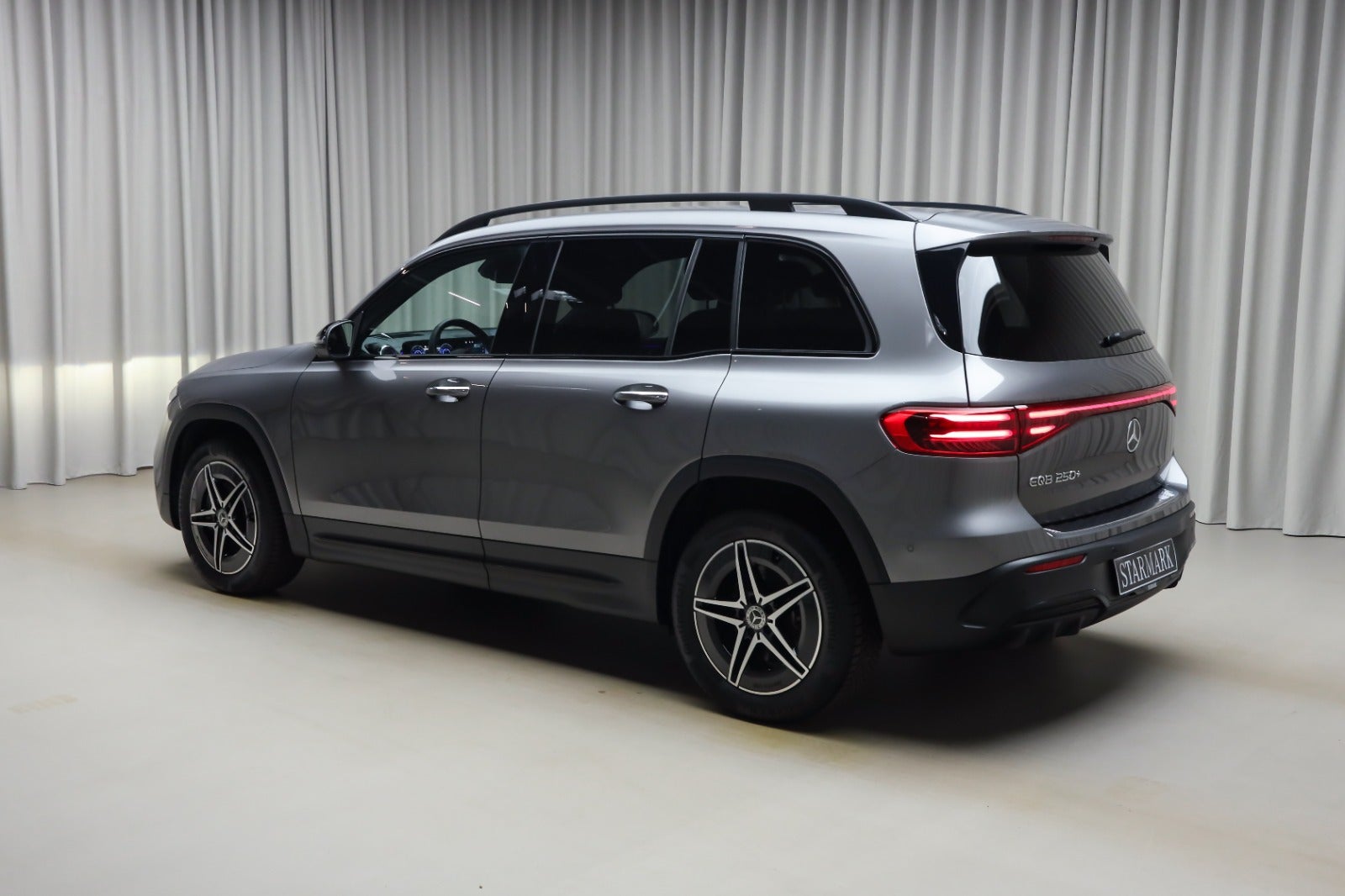Mercedes-Benz EQB 250+ (3/8)
