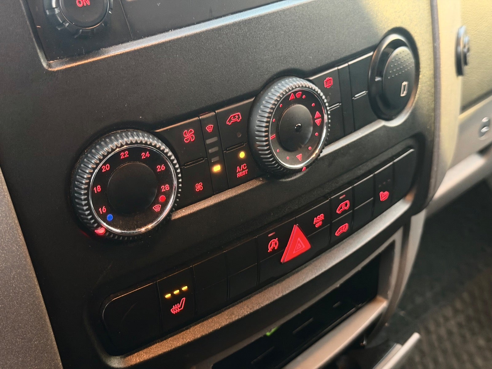 Billede af VW Crafter 2,0 TDi 163 Kassevogn L
