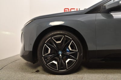 BMW iX xDrive40 Fully Charged