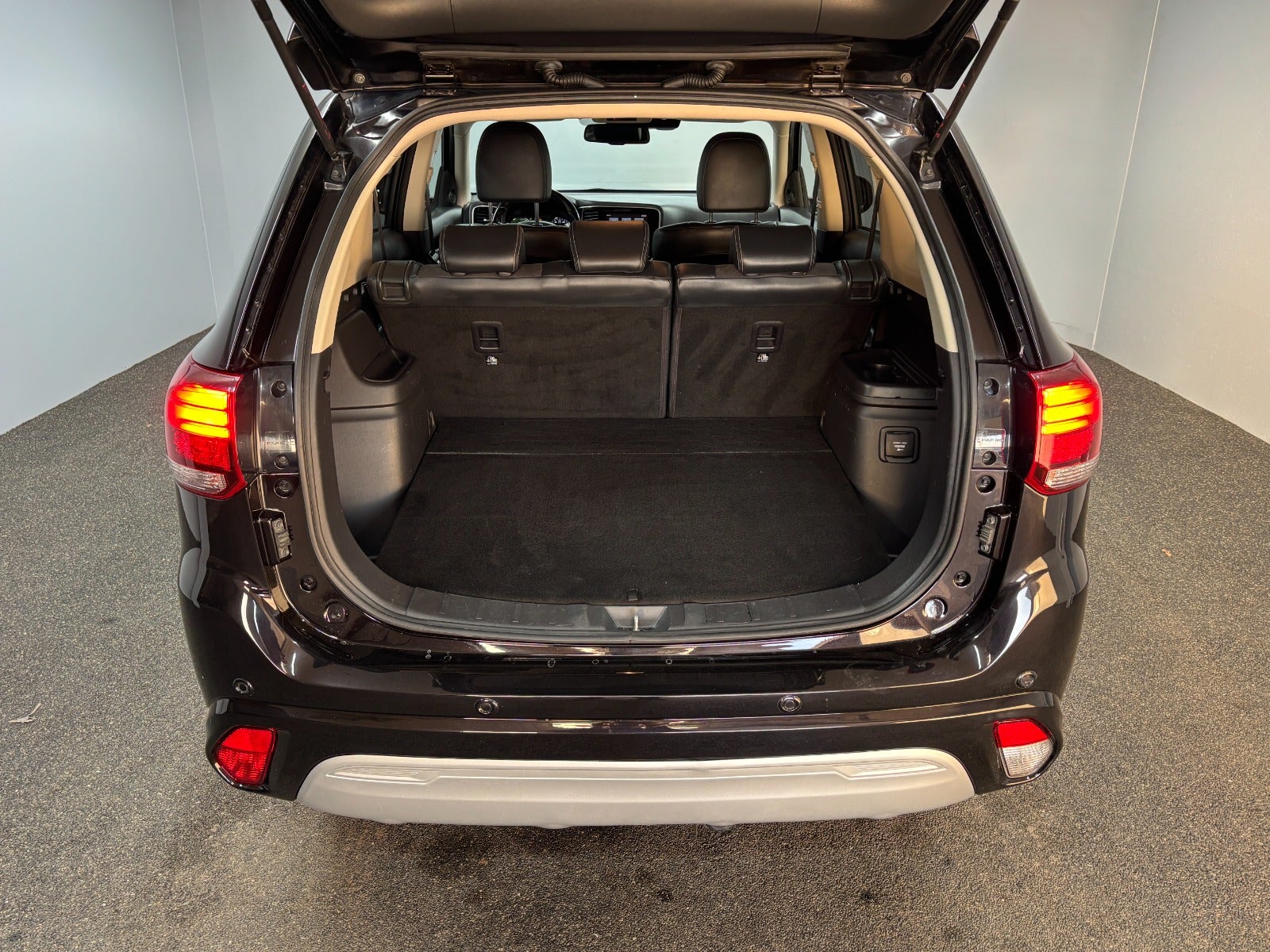 Billede af Mitsubishi Outlander 2,4 PHEV Intense CVT 4WD