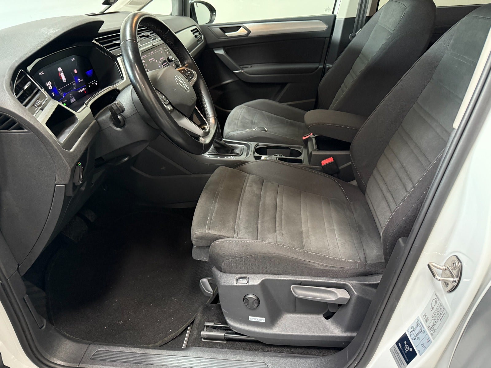 VW Touran TDi 150 Comfortline DSG Van