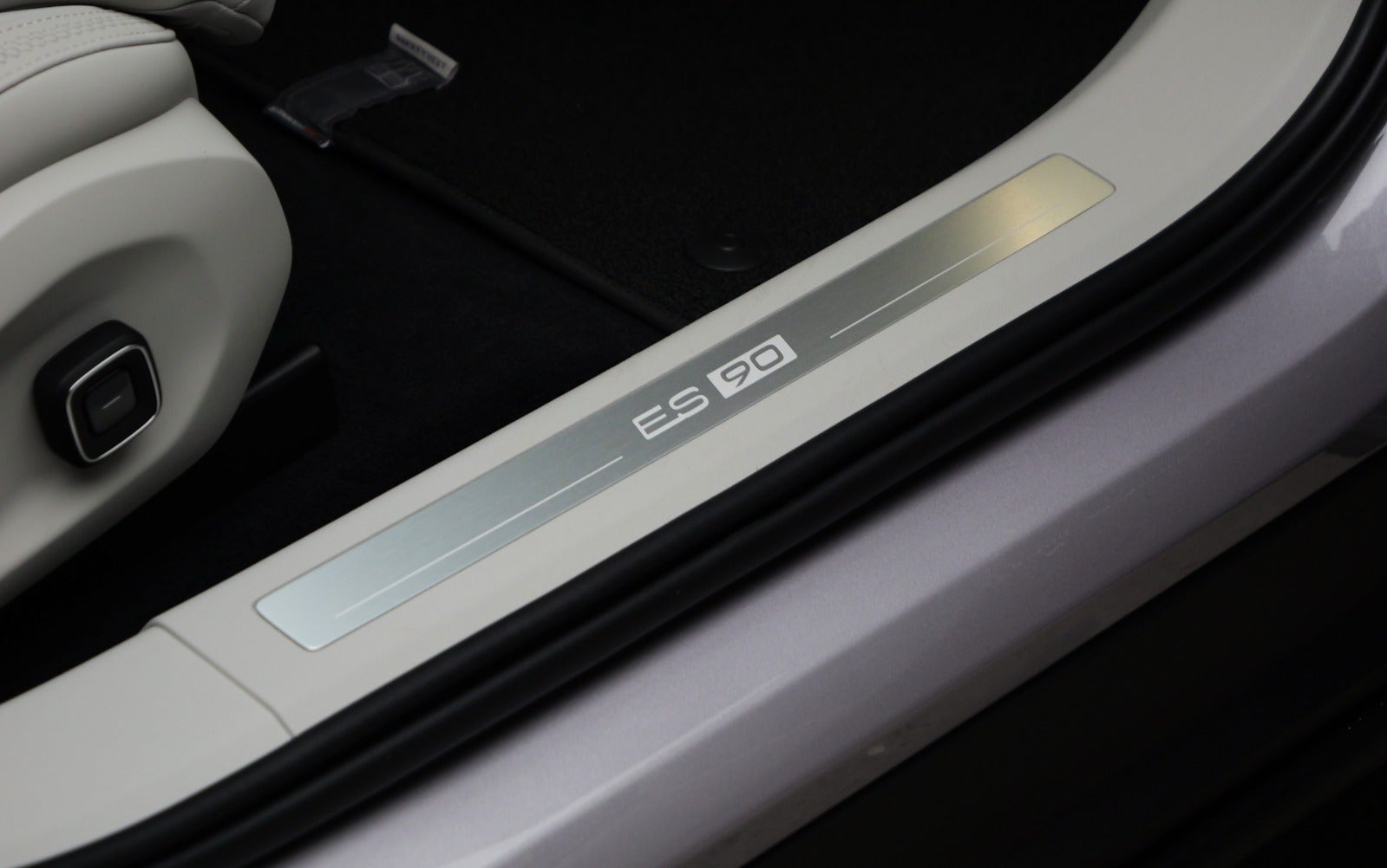 Volvo ES90 Extended Range Ultra