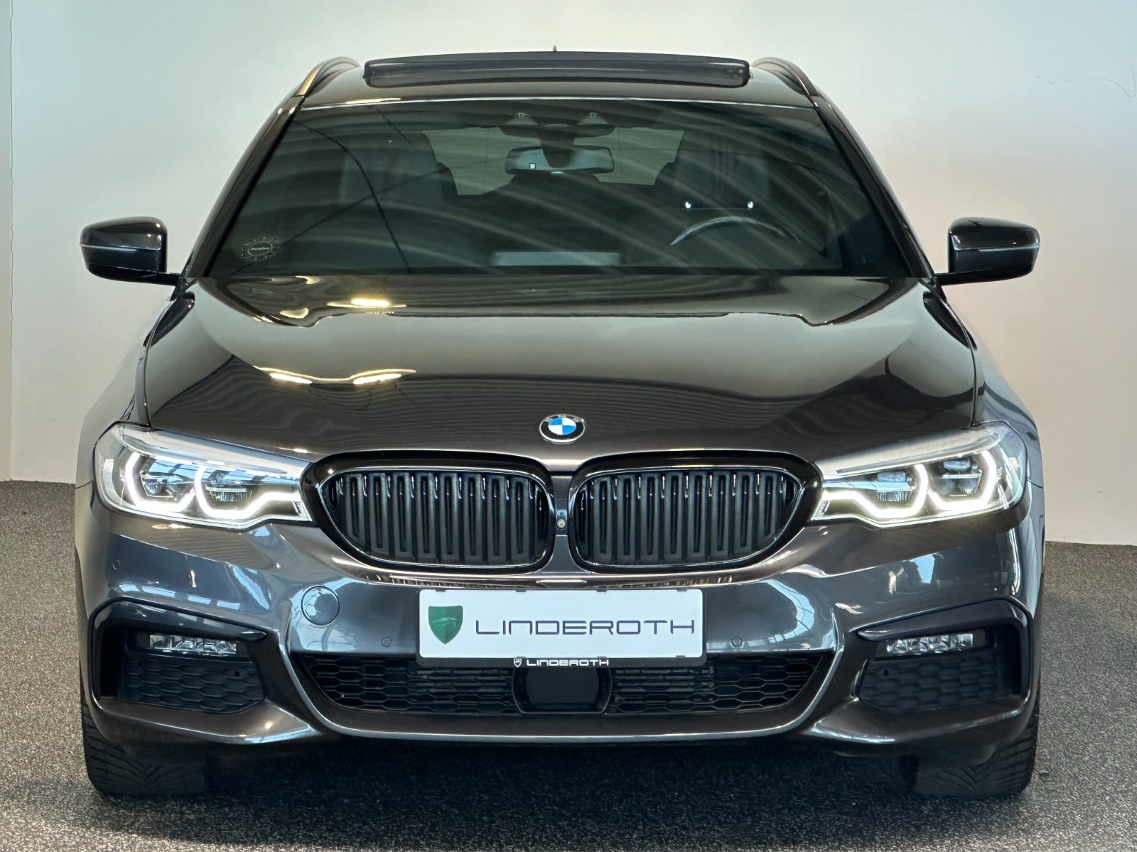 BMW 530d 3,0 Touring M-Sport aut. 5d - 3