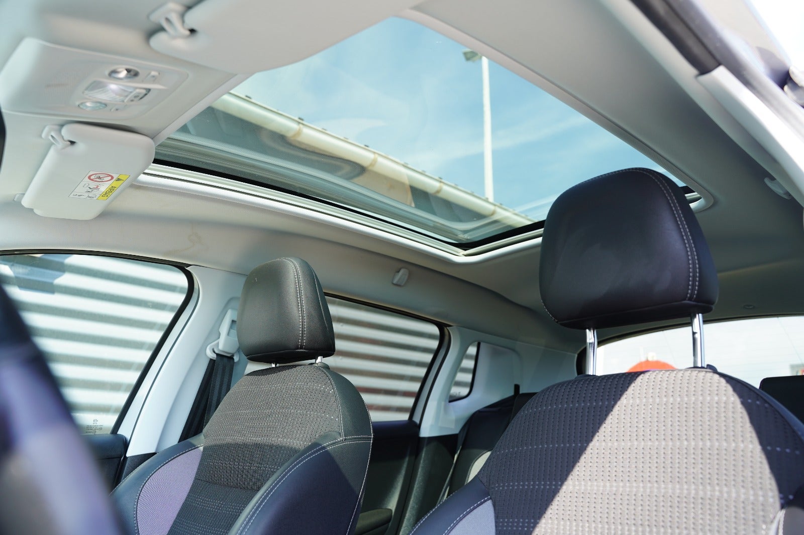 Billede af Peugeot 2008 1,5 BlueHDi 100 Allure Sky