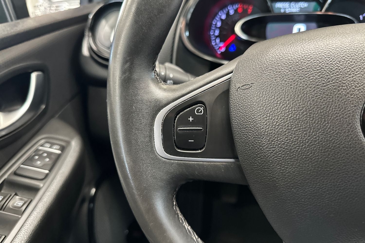Billede af Renault Clio IV 0,9 TCe 90 GO! Sport Tourer