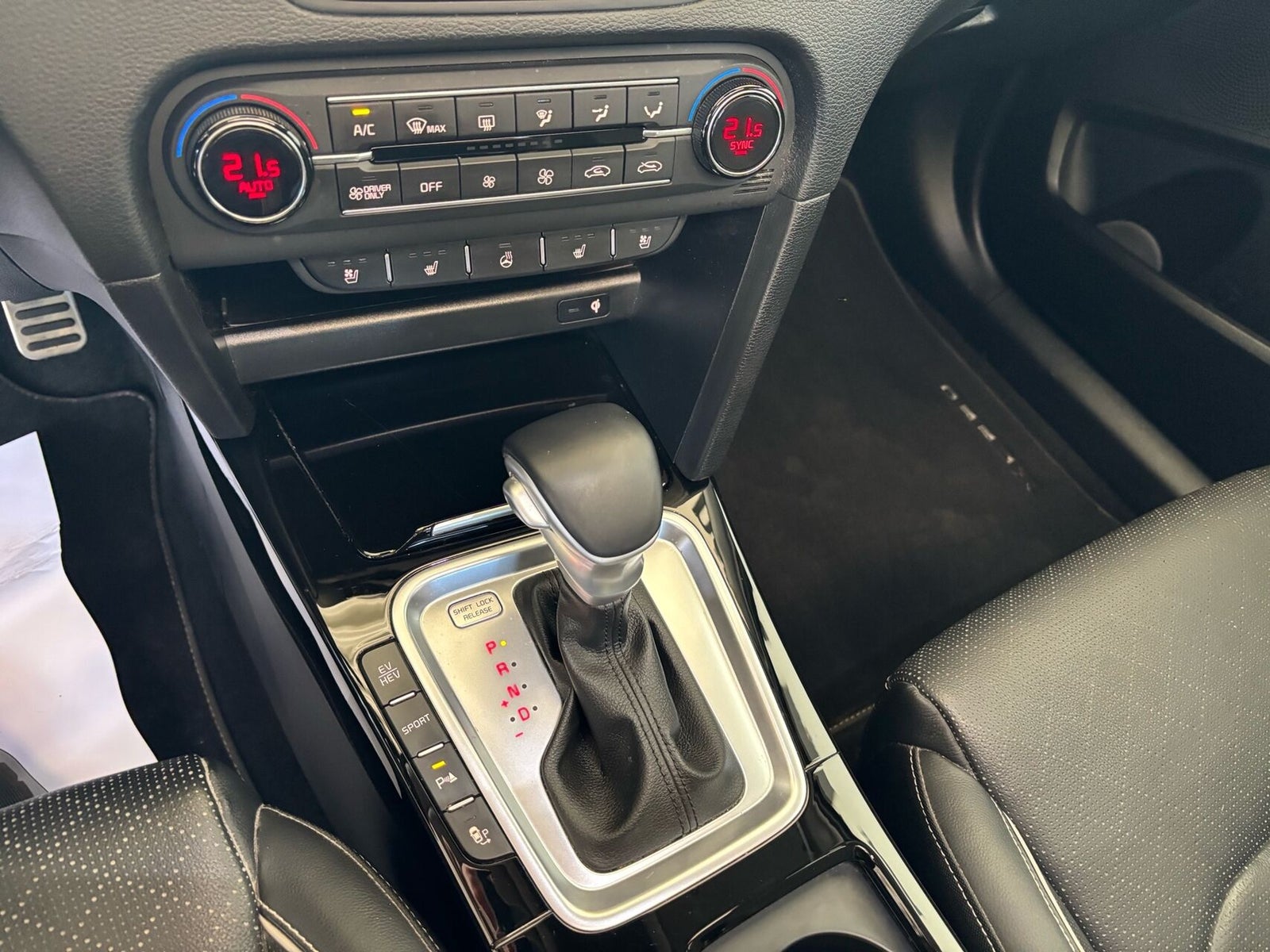 Kia XCeed PHEV Upgrade Intro DCT