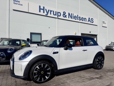 MINI Cooper SE  Maximise 3d