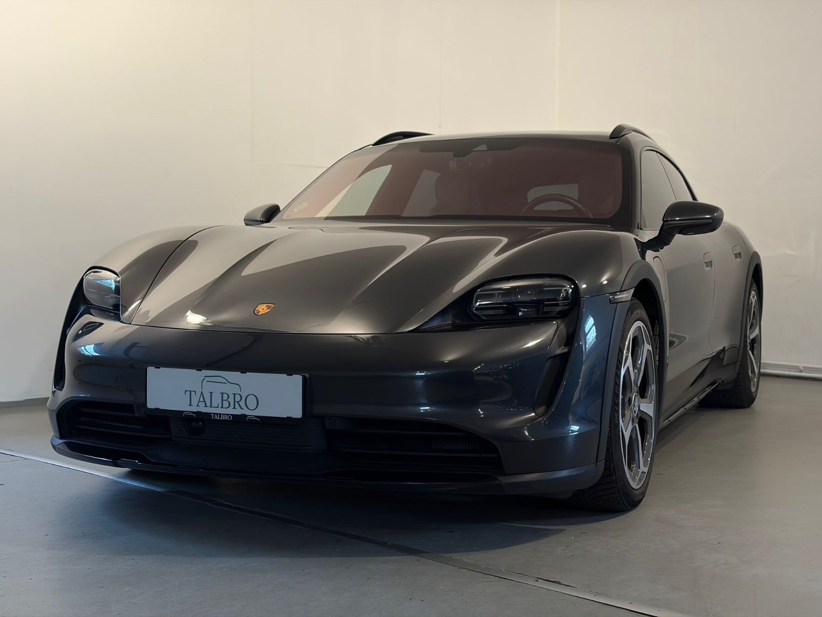 Porsche – Taycan 4