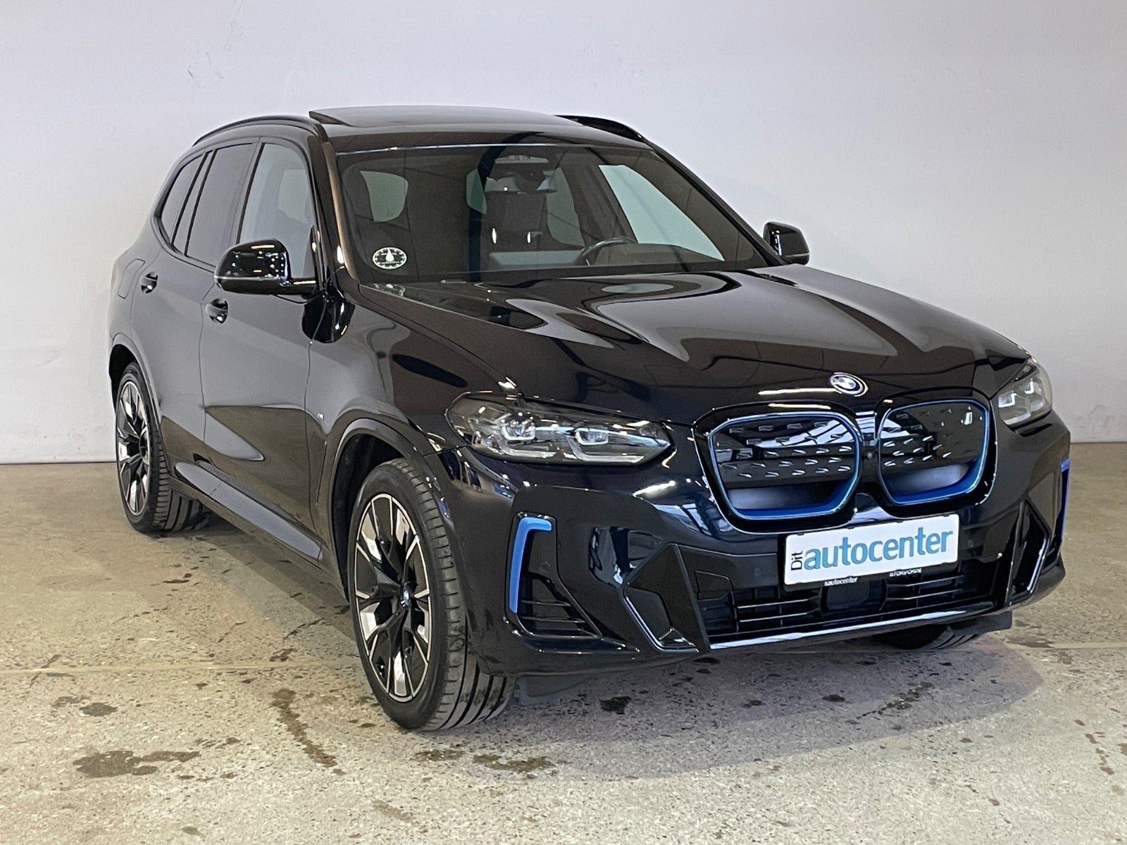 BMW iX3 Charged Plus M-Sport