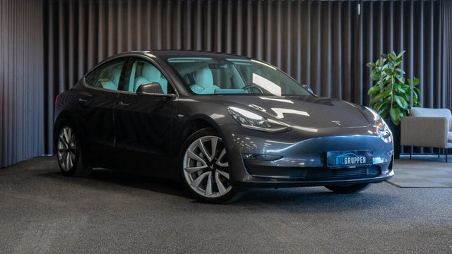 Tesla Model 3  Long Range AWD