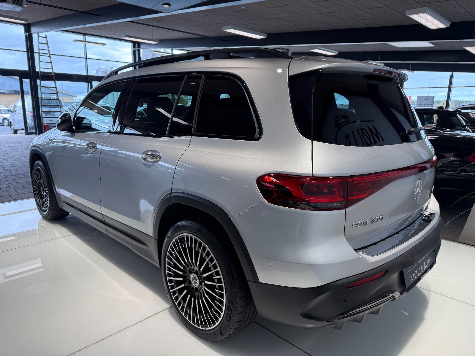 Billede af Mercedes EQB300  AMG Line 4Matic