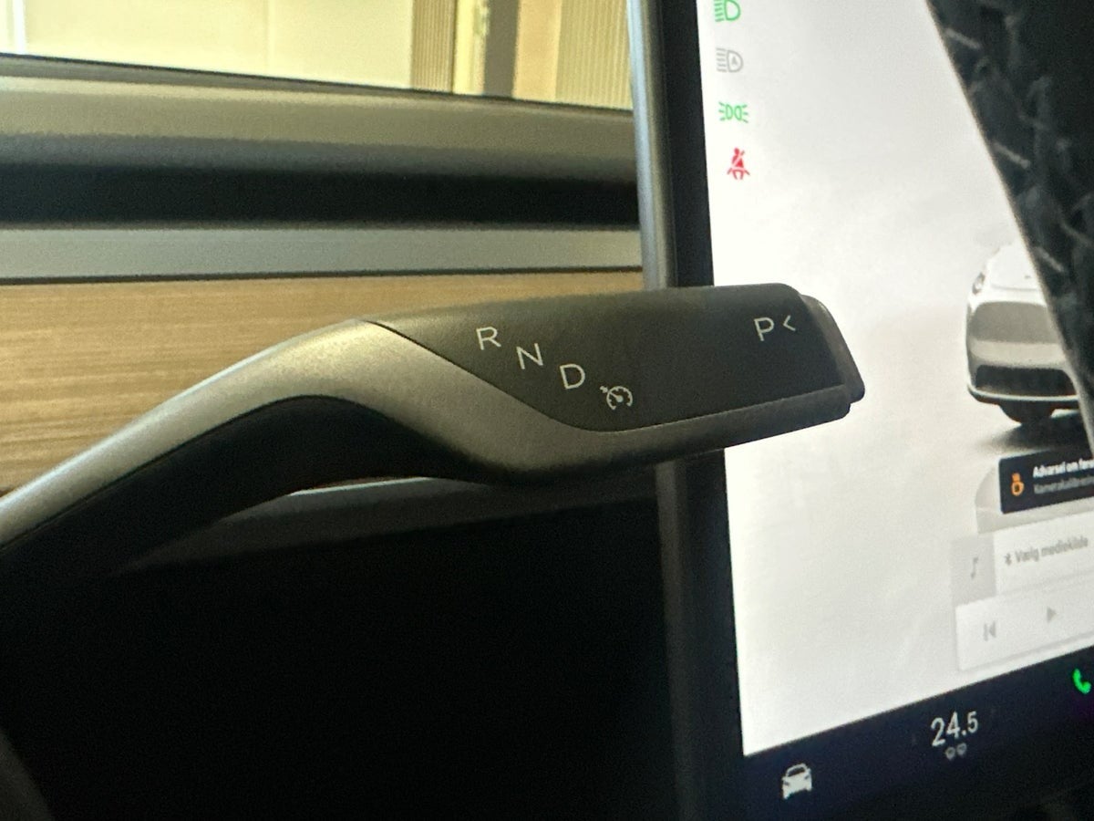 Tesla Model Y Long Range RWD