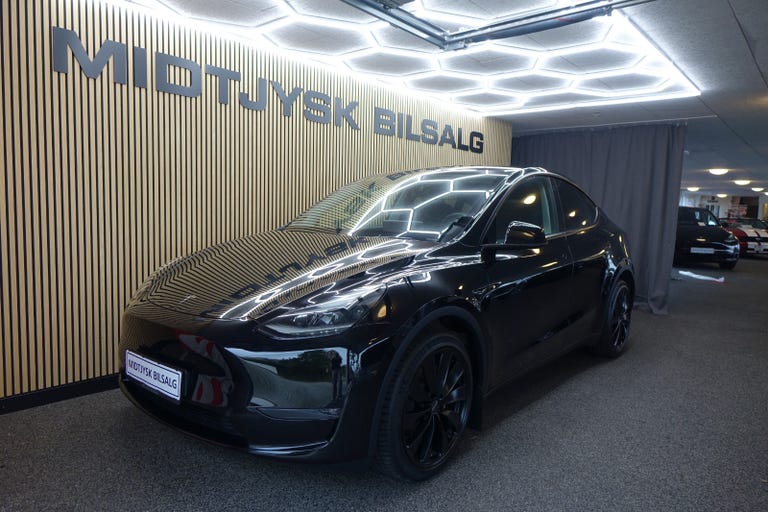 Tesla Model Y Long Range AWD
