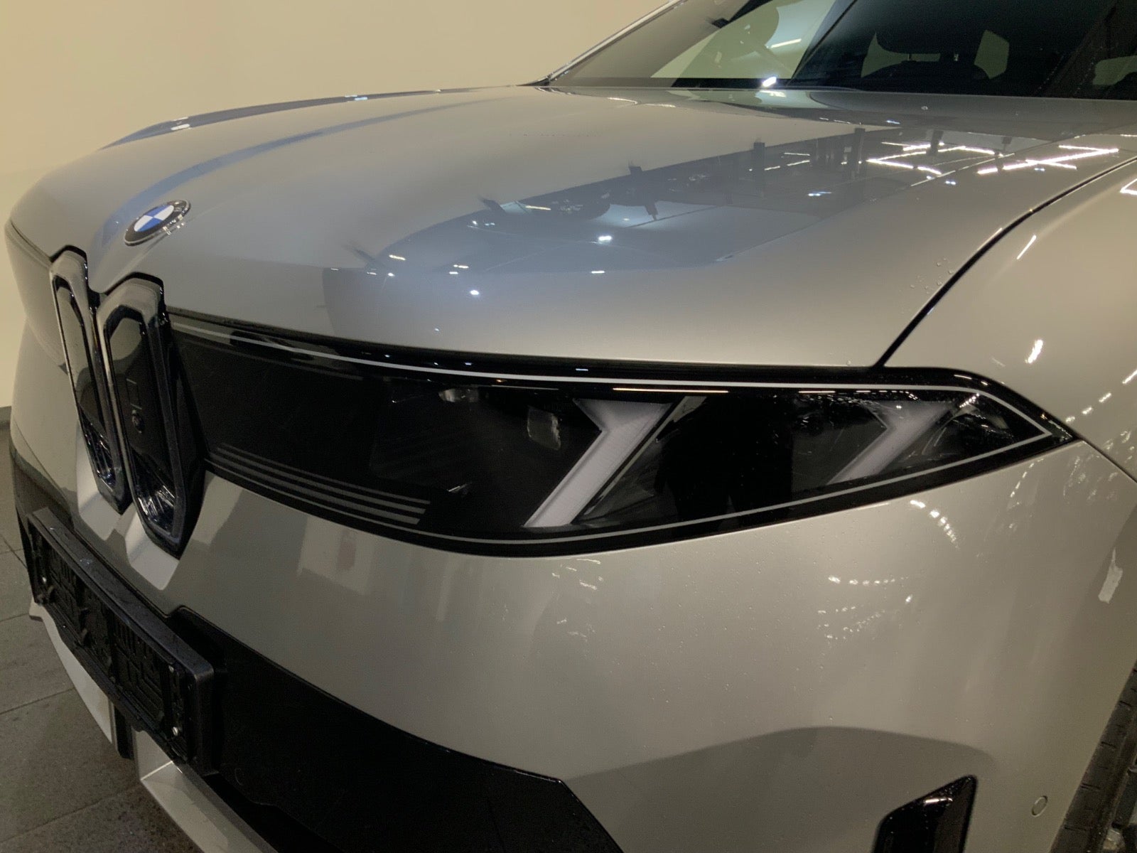 BMW iX3 (3/8)