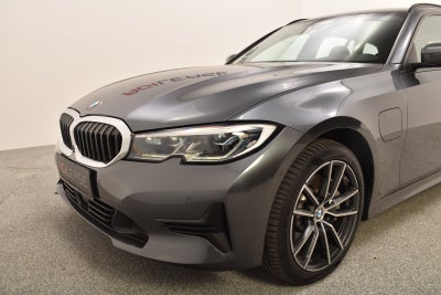 BMW 330e Touring Sport Line aut.