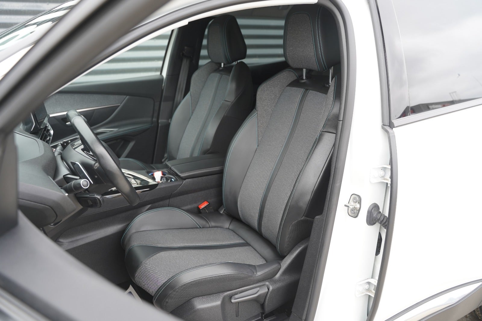 Billede af Peugeot 3008 1,6 Hybrid Allure Pack EAT8