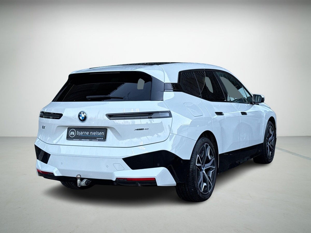 BMW iX xDrive40 Fully Charged M-Sport billede 2