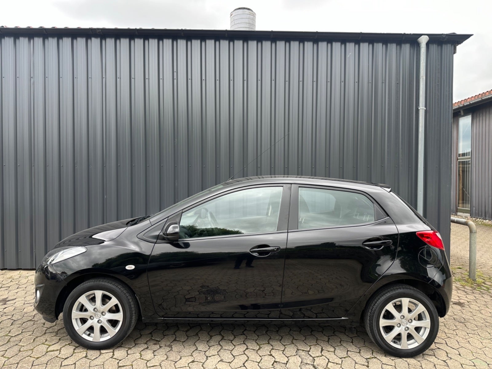 Mazda 2 2012