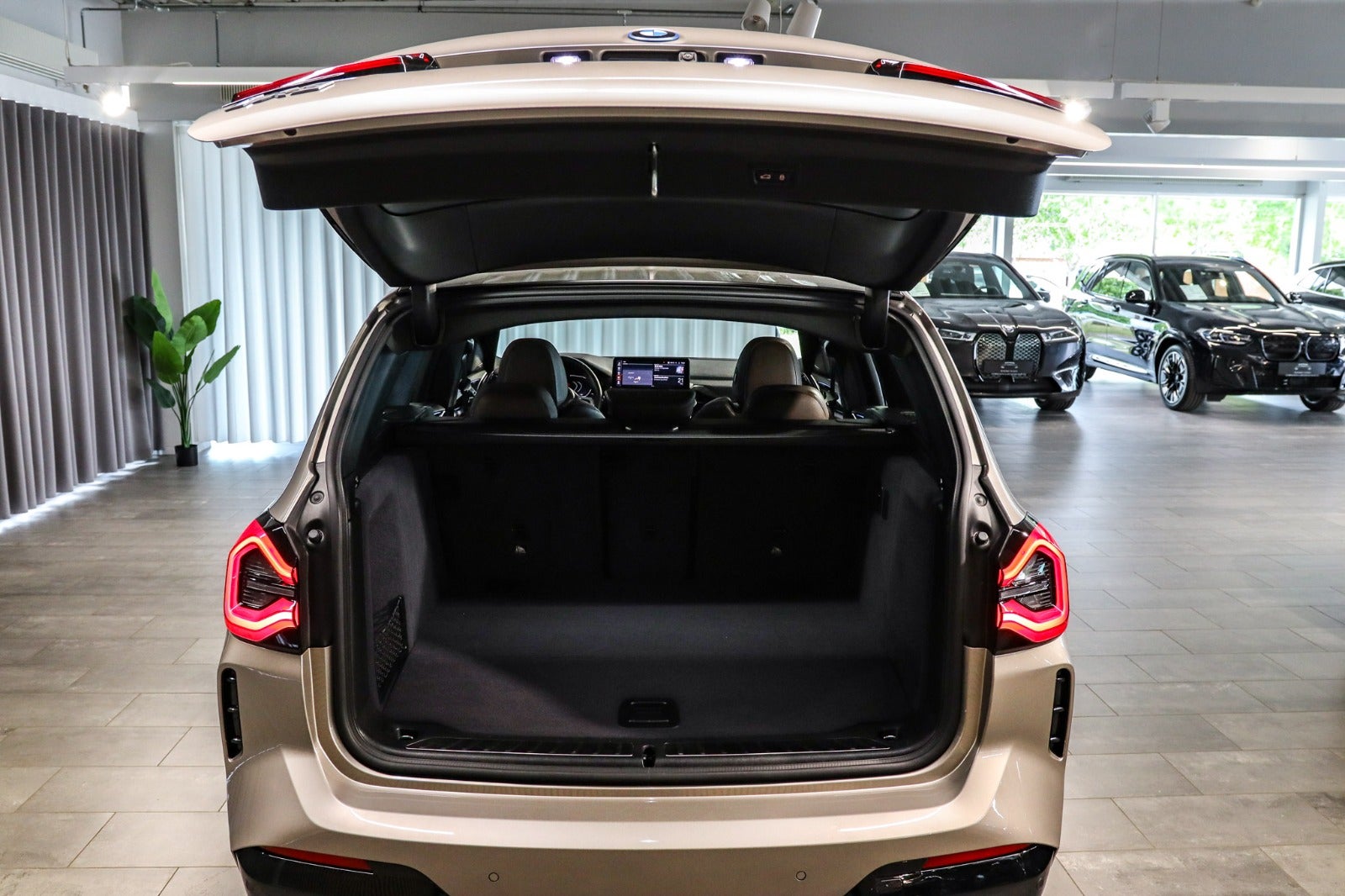 Billede af BMW iX3  Charged Plus M-Sport