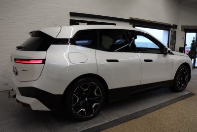BMW iX xDrive40 Fully Charged