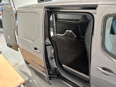 Peugeot Partner BlueHDi 130 L2V2 Ultimate EAT8 Van