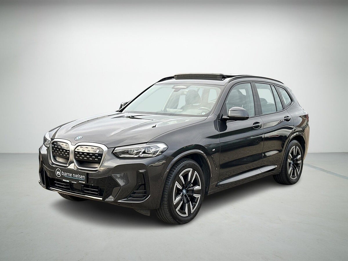 BMW iX3 Charged M-Sport billede 1