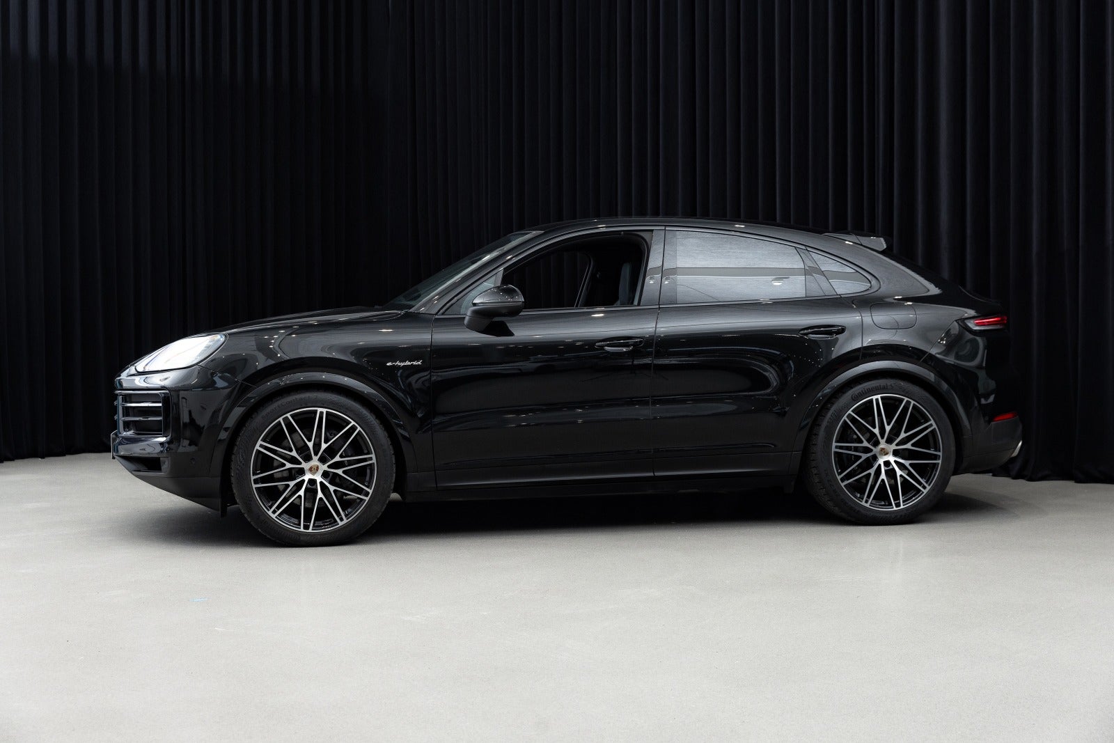 Gallery image 4 of 18