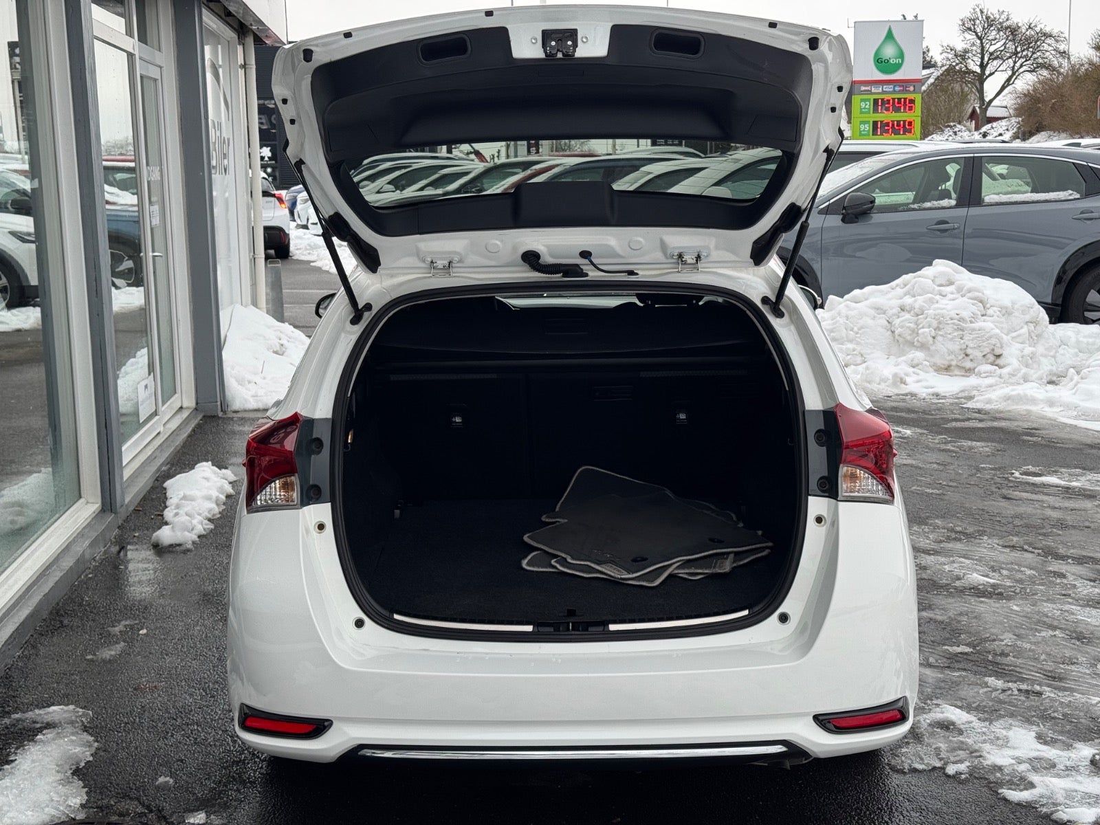 Billede af Toyota Auris 1,8 Hybrid H2 Comfort Touring Sports CVT