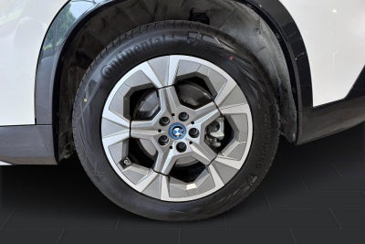 BMW iX1 xDrive30 X-Line