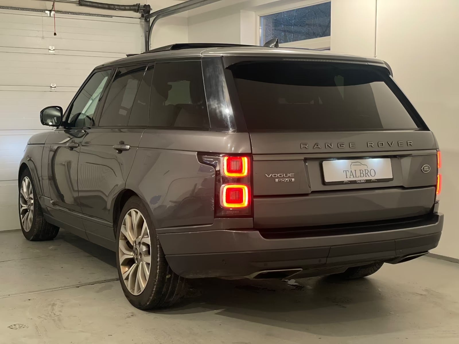 Land Rover – Range Rover